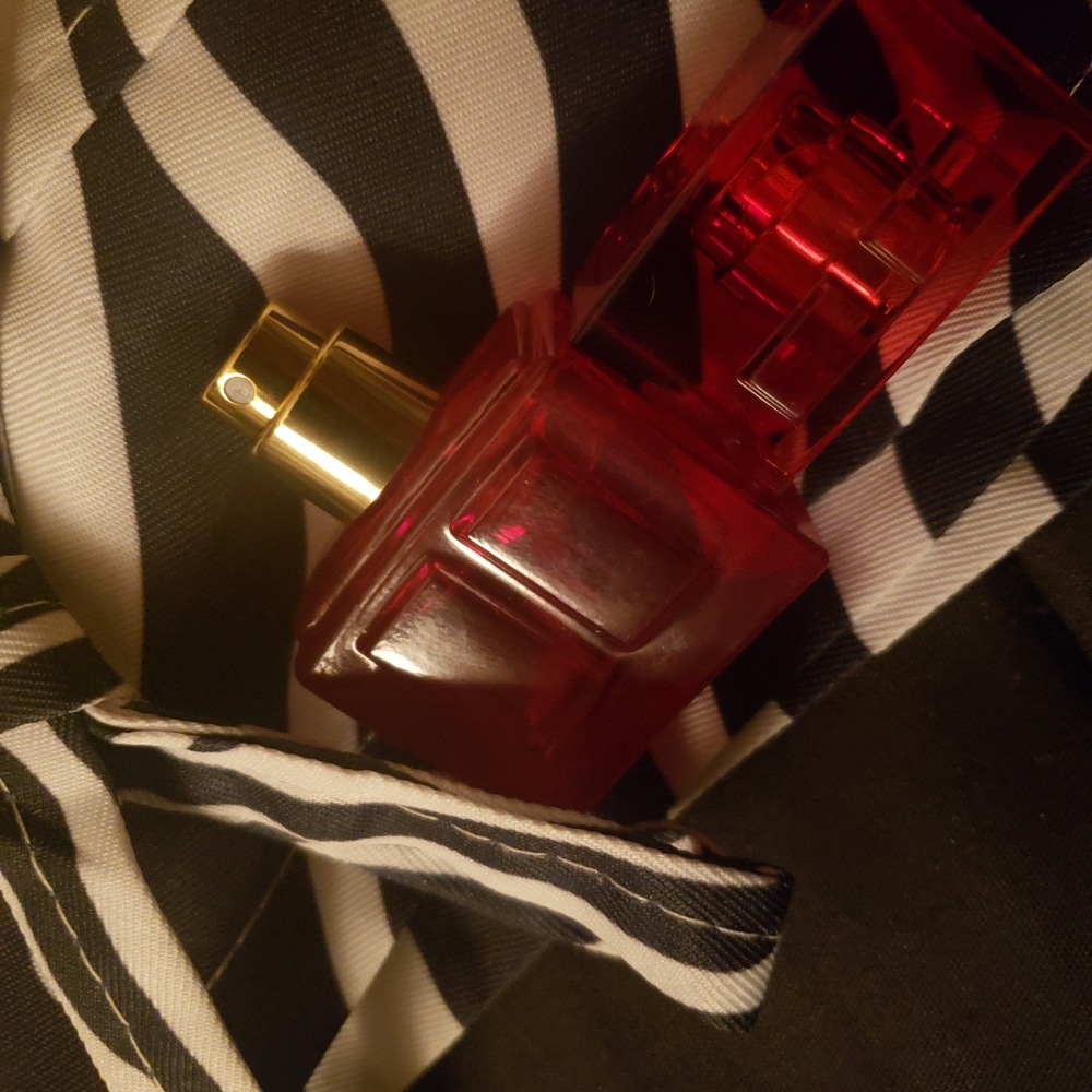 Women's Perfume (RED DOOR) by Elizabeth Arden - Picture 6 of 9